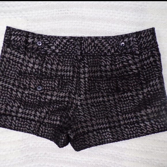 Express Herringbone Shorts - Picture 4 of 7